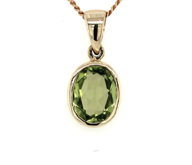 9Ct Yellow Gold Peridot Pendant