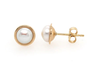 9Ct Yellow Gold And Pearl Earring